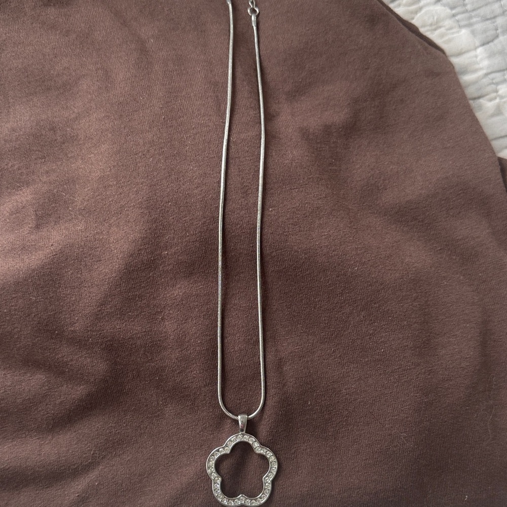 Elegant Silver Pendant Necklace